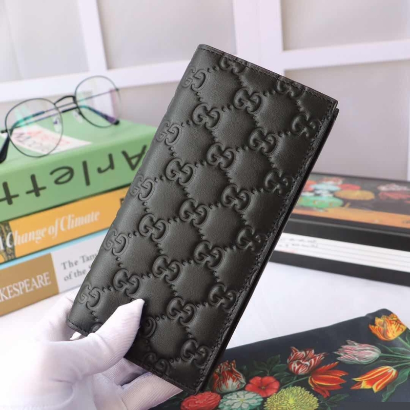 G*u*i wallets & purse